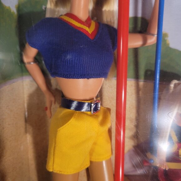 Giggles 'n Swing Barbie & Kelly Playset 1998 - Picture 15 of 17